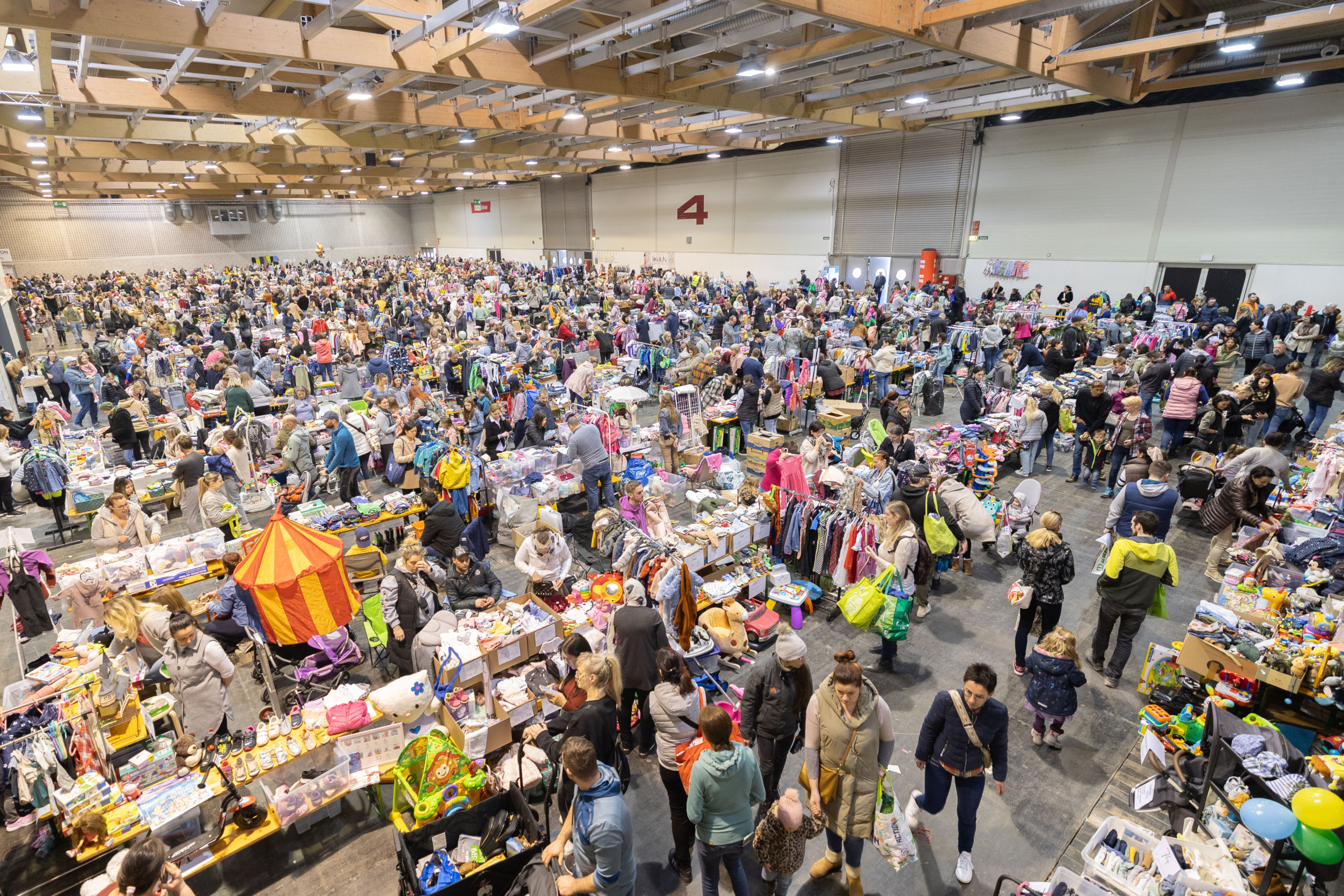 Aussteller und Besucher